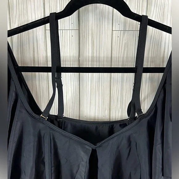 Aqua Eve Black Swimsuit - Picture 5 of 9